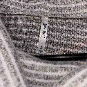 Women’s Heather Gray Ribbed Sweater - Small